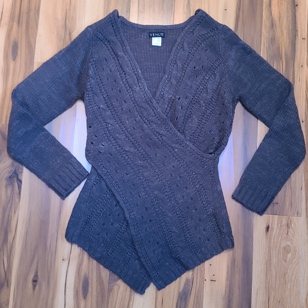 VENUS cable knit v-neck wrap style sweater